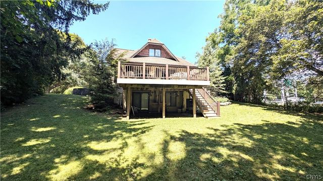 101 Ambergate Road, Dewitt, NY 13214