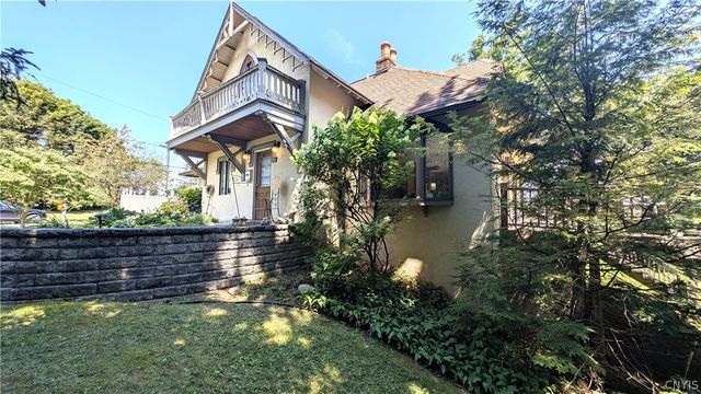101 Ambergate Road, Dewitt, NY 13214