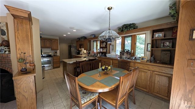 101 Ambergate Road, Dewitt, NY 13214
