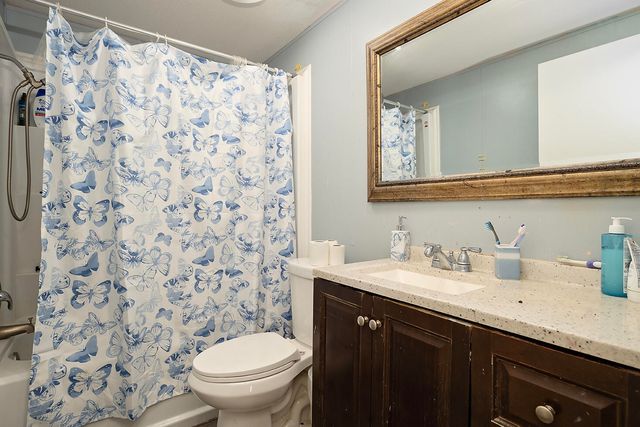 1570 S Peach Street SPC 45, Medford, OR 97501