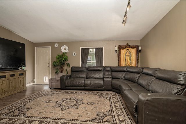 1570 S Peach Street SPC 45, Medford, OR 97501