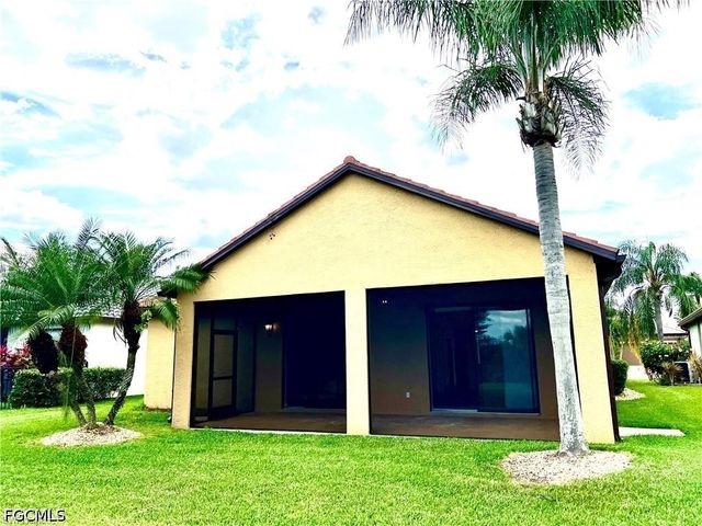 12074 Country Day CIR, Fort Myers, FL 33913