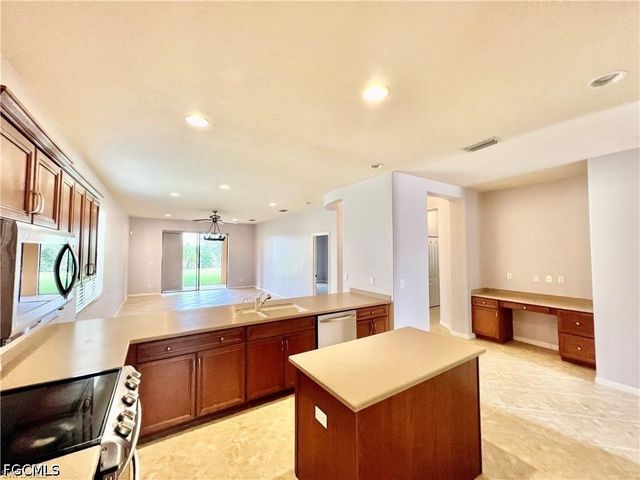12074 Country Day CIR, Fort Myers, FL 33913