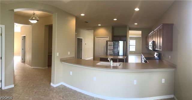 12074 Country Day CIR, Fort Myers, FL 33913