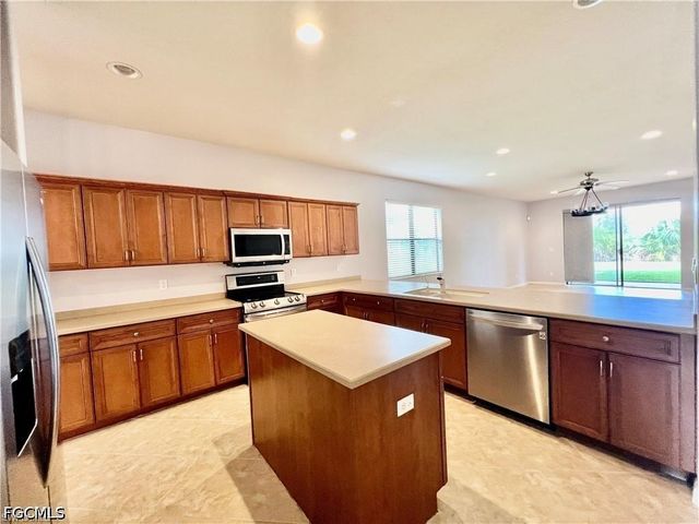 12074 Country Day CIR, Fort Myers, FL 33913