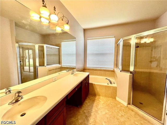12074 Country Day CIR, Fort Myers, FL 33913