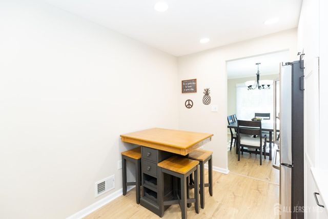 130 Albury Way, North Brunswick, NJ 08902