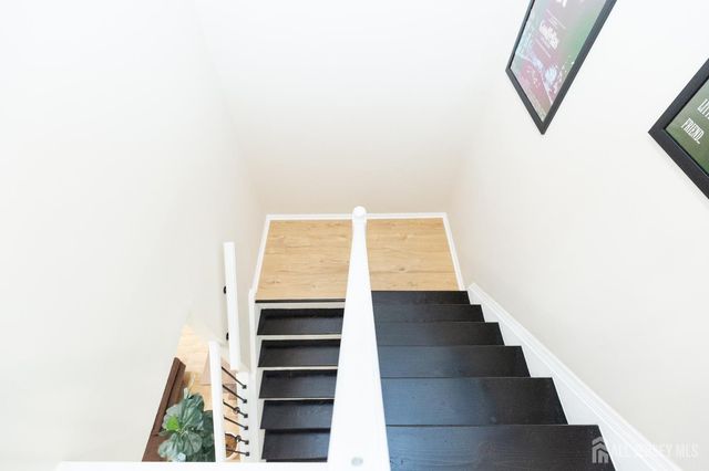 130 Albury Way, North Brunswick, NJ 08902