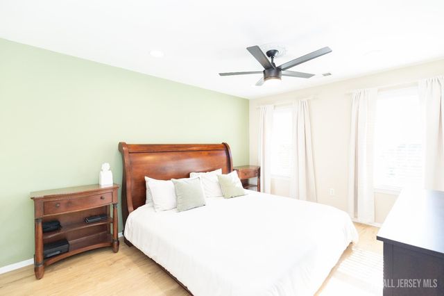 130 Albury Way, North Brunswick, NJ 08902