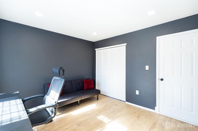 130 Albury Way, North Brunswick, NJ 08902