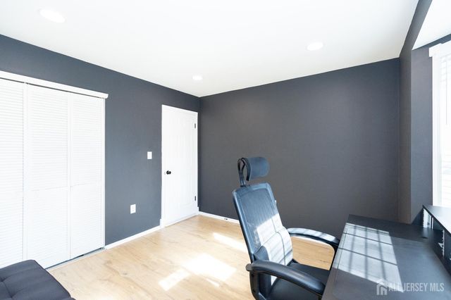 130 Albury Way, North Brunswick, NJ 08902