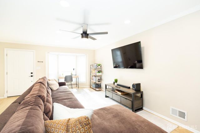 130 Albury Way, North Brunswick, NJ 08902
