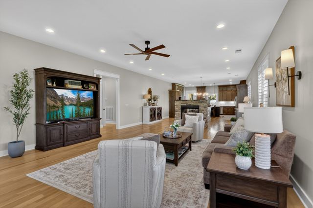 3323 Dobbins Pike, Portland, TN 37148