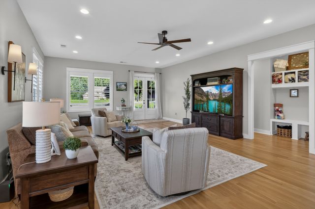 3323 Dobbins Pike, Portland, TN 37148