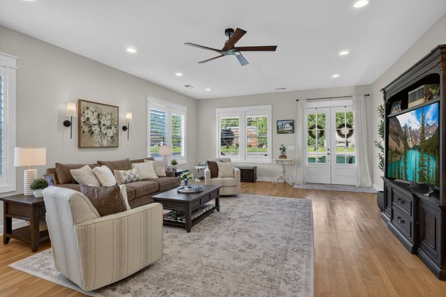 3323 Dobbins Pike, Portland, TN 37148