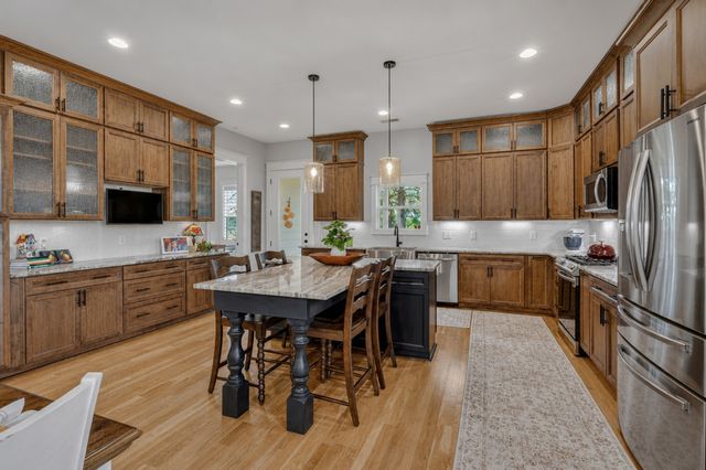 3323 Dobbins Pike, Portland, TN 37148