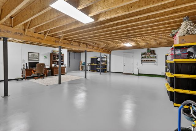 3323 Dobbins Pike, Portland, TN 37148