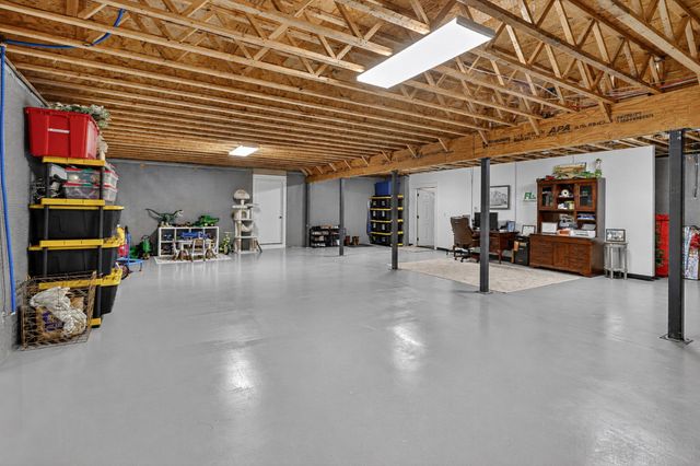 3323 Dobbins Pike, Portland, TN 37148