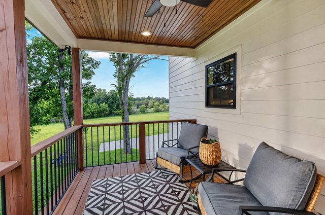 3323 Dobbins Pike, Portland, TN 37148