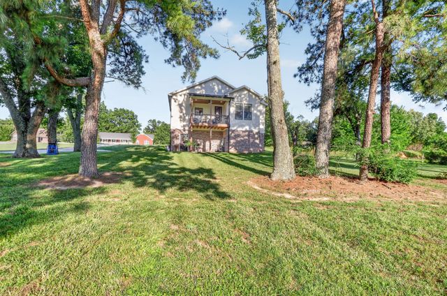 3323 Dobbins Pike, Portland, TN 37148