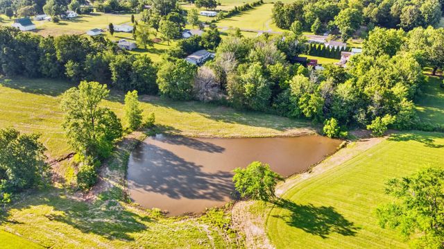 3323 Dobbins Pike, Portland, TN 37148