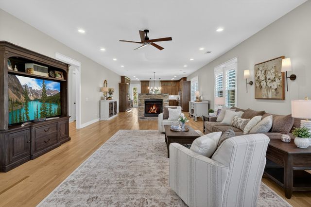 3323 Dobbins Pike, Portland, TN 37148