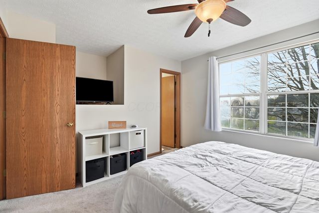 946 Lateglow Court, Newark, OH 43055