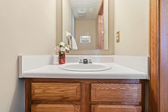 946 Lateglow Court, Newark, OH 43055