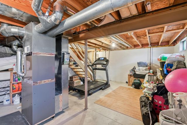 946 Lateglow Court, Newark, OH 43055