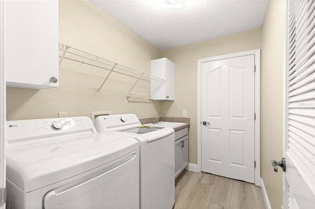1402 ARREDONDO DRIVE, The Villages, FL 32162