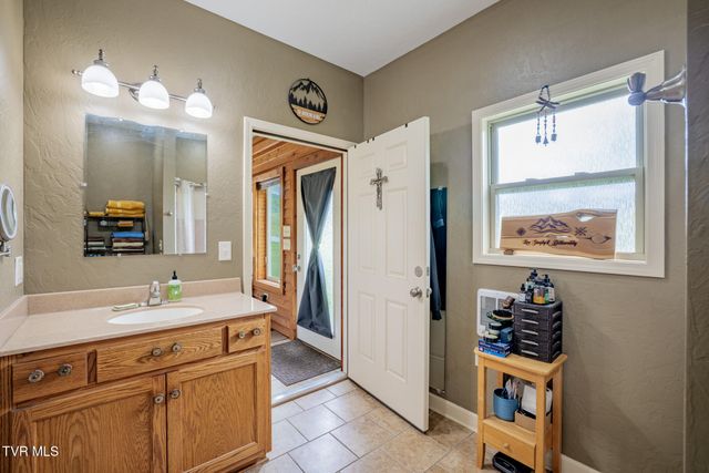 4180 Kingsport Highway, Afton, TN 37616