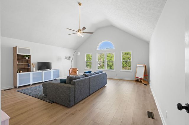 6121 Bradford Hills Dr, Nashville, TN 37211