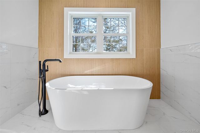 294 Curtis Avenue, Carle Place, NY 11514