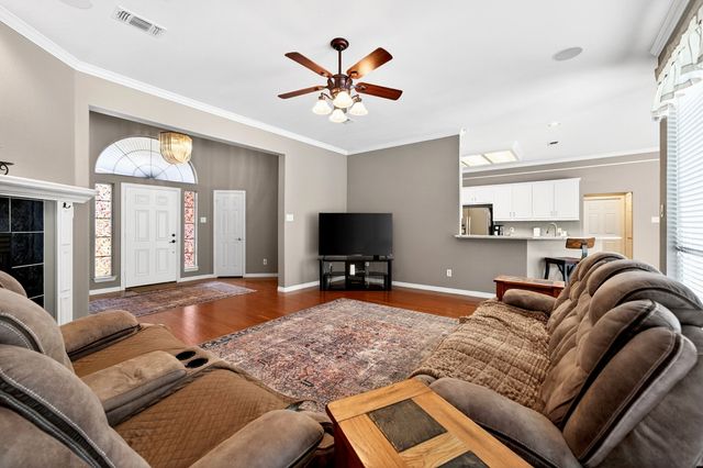 130 Meadow Glen Lane, Ovilla, TX 75154