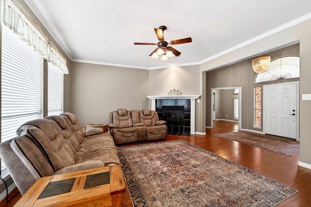 130 Meadow Glen Lane, Ovilla, TX 75154