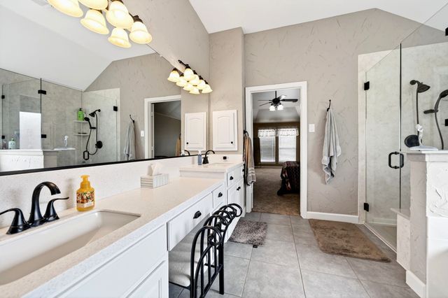 130 Meadow Glen Lane, Ovilla, TX 75154