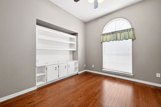 130 Meadow Glen Lane, Ovilla, TX 75154