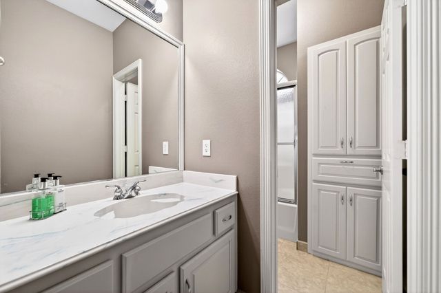 130 Meadow Glen Lane, Ovilla, TX 75154