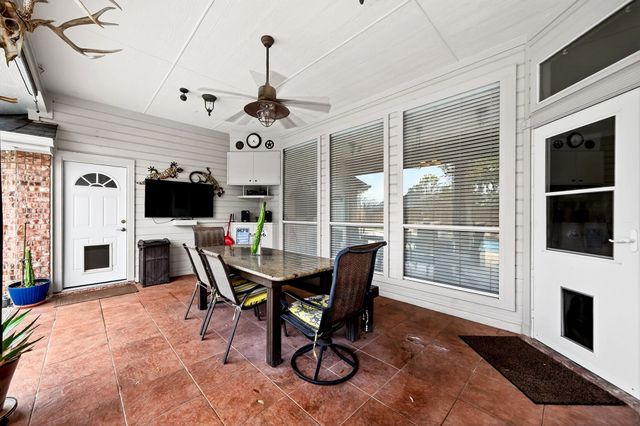 130 Meadow Glen Lane, Ovilla, TX 75154