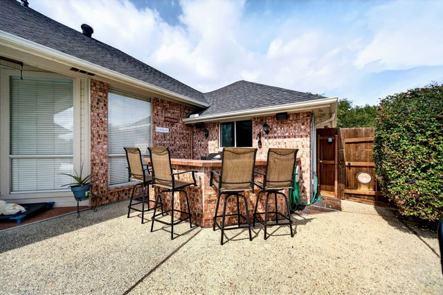 130 Meadow Glen Lane, Ovilla, TX 75154
