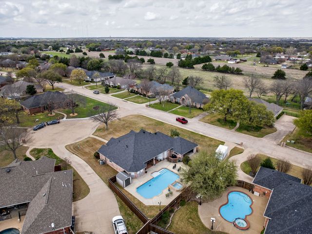 130 Meadow Glen Lane, Ovilla, TX 75154