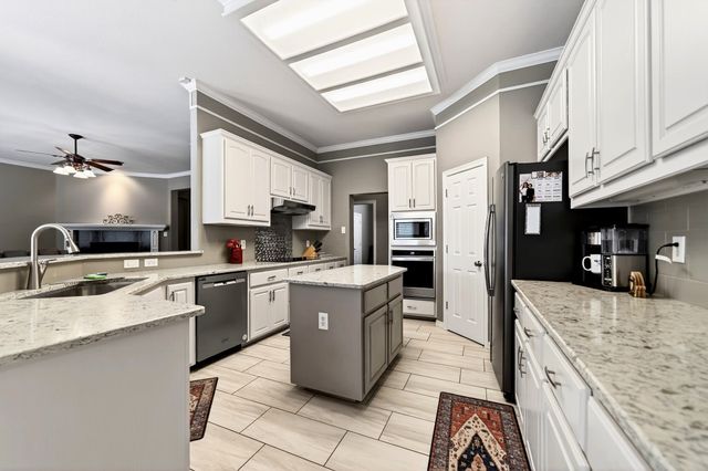 130 Meadow Glen Lane, Ovilla, TX 75154