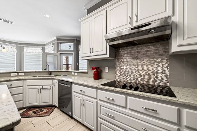 130 Meadow Glen Lane, Ovilla, TX 75154