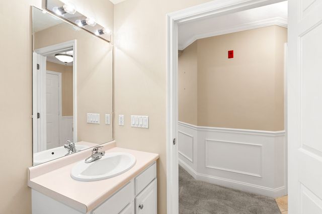 6 Technology Dr 235, Chelmsford, MA 01863
