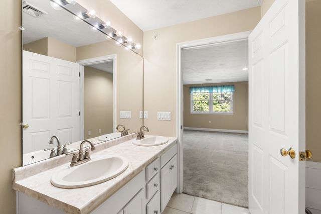 6 Technology Dr 235, Chelmsford, MA 01863