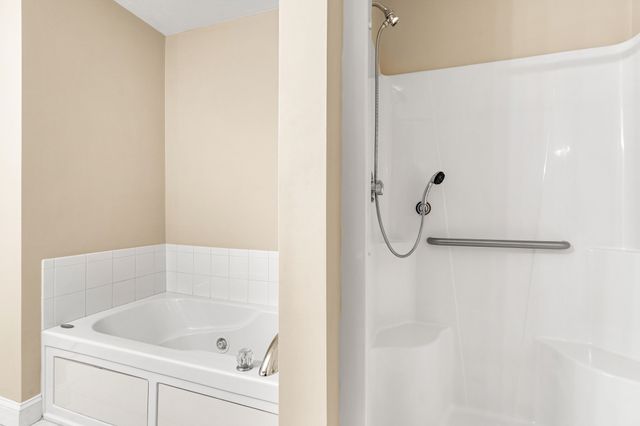 6 Technology Dr 235, Chelmsford, MA 01863