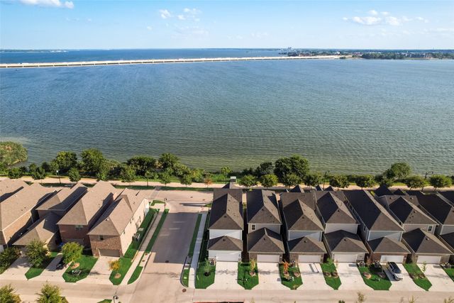 1918 Waterwalk Drive, Rowlett, TX 75088