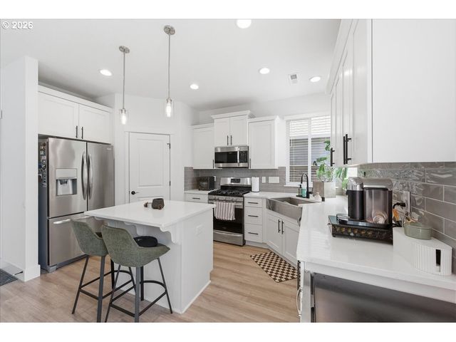 8525 N 1ST St, Ridgefield, WA 98642