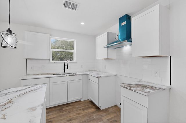 5650 Forney Road, Dallas, TX 75227