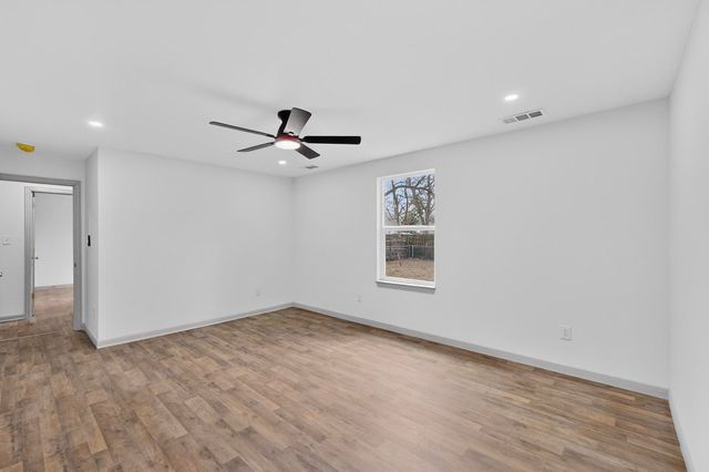 5650 Forney Road, Dallas, TX 75227